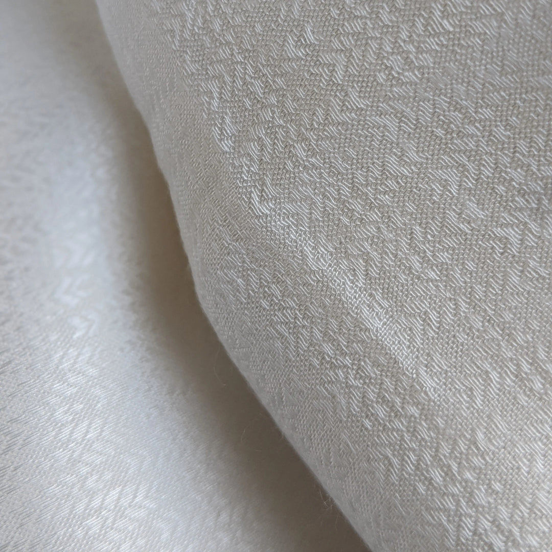 Natural aloe vera cloth with soft sheen