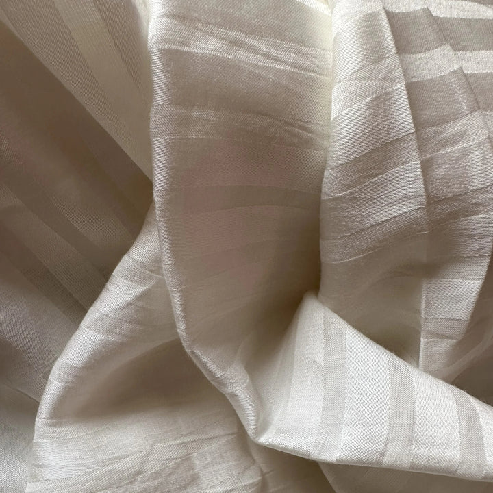 Sustainable banana fabric ideal for spring and summer clothing