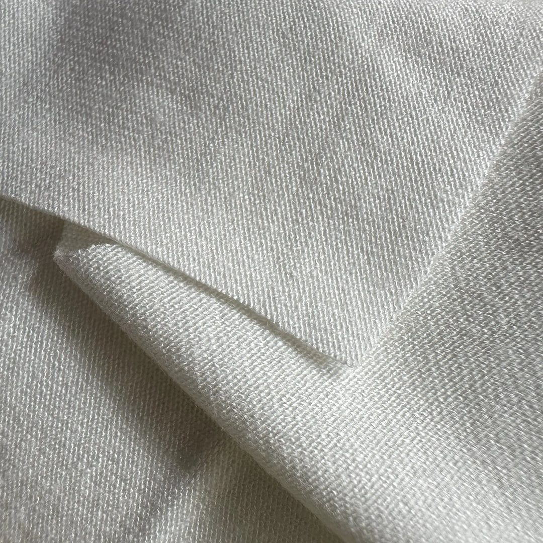 Corn fiber has the luster of silk so the fabric made of it is much comfortable.