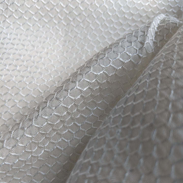 Wrinkle-Resistant Eucalyptus Textile – Smooth Texture and Natural Shine