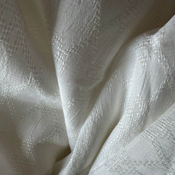 Natural white eucalyptus fabric – Lightweight, eco-friendly, and hypoallergenic textile for clothing